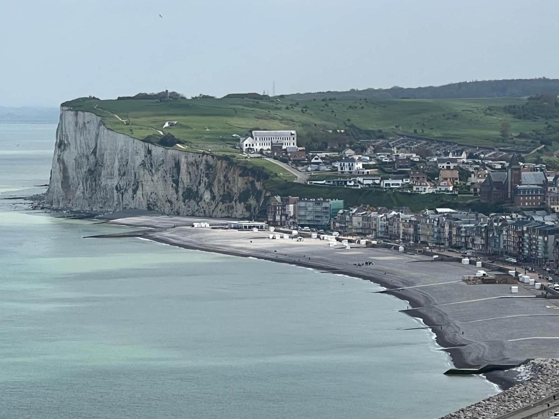 Caprices De Mer Appartement Avec Grand Balcon Et Vue A 300 M Plage, Apercu Mer, Lit Queen Size, Mers Les Bains Le Treport , Petit Dejeuner En Option, 2 Velos Fournis Eksteriør billede